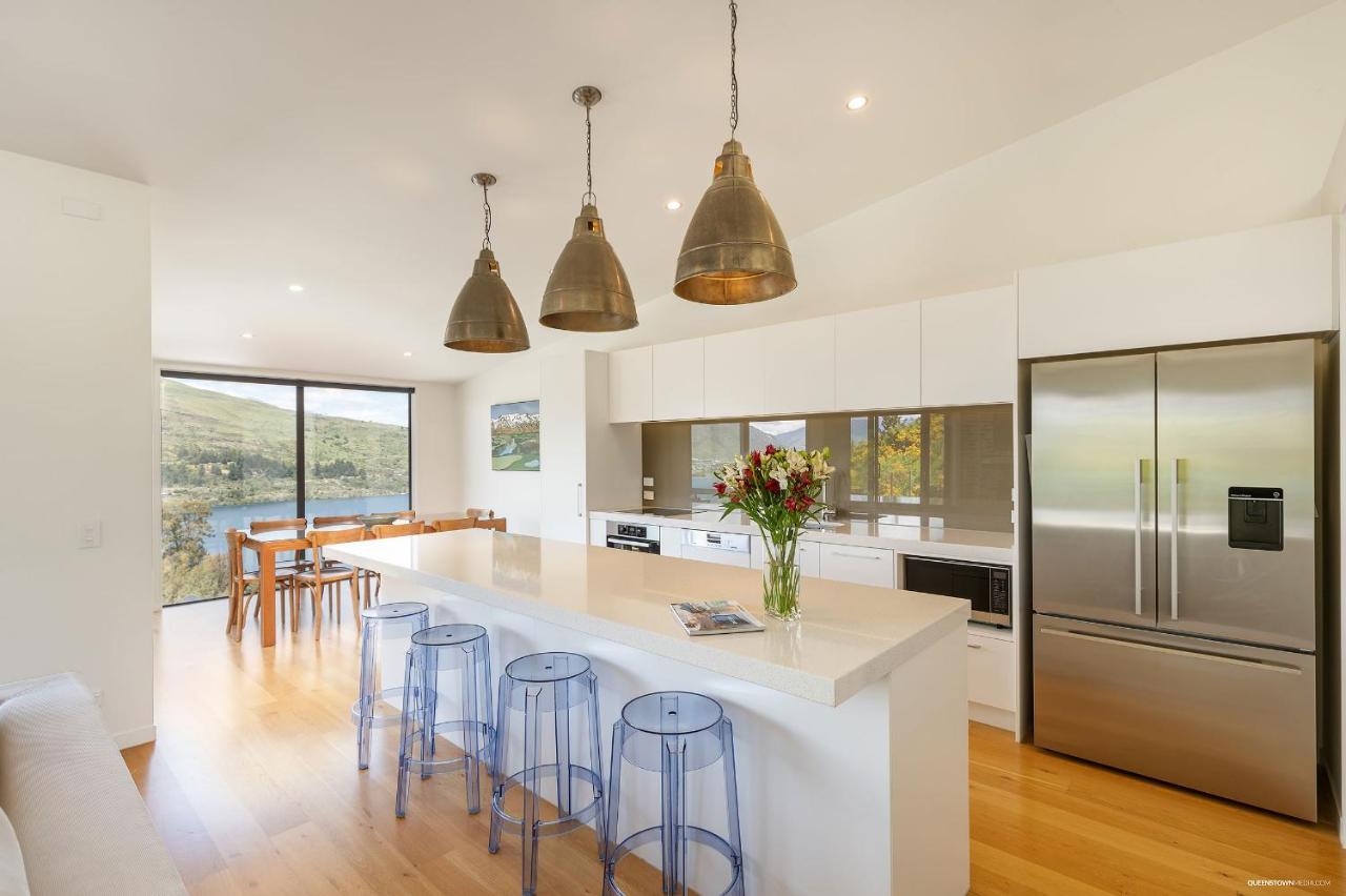 Okataina - Means Place Of Laughter, Luxury Retreat Villa Queenstown Exterior photo